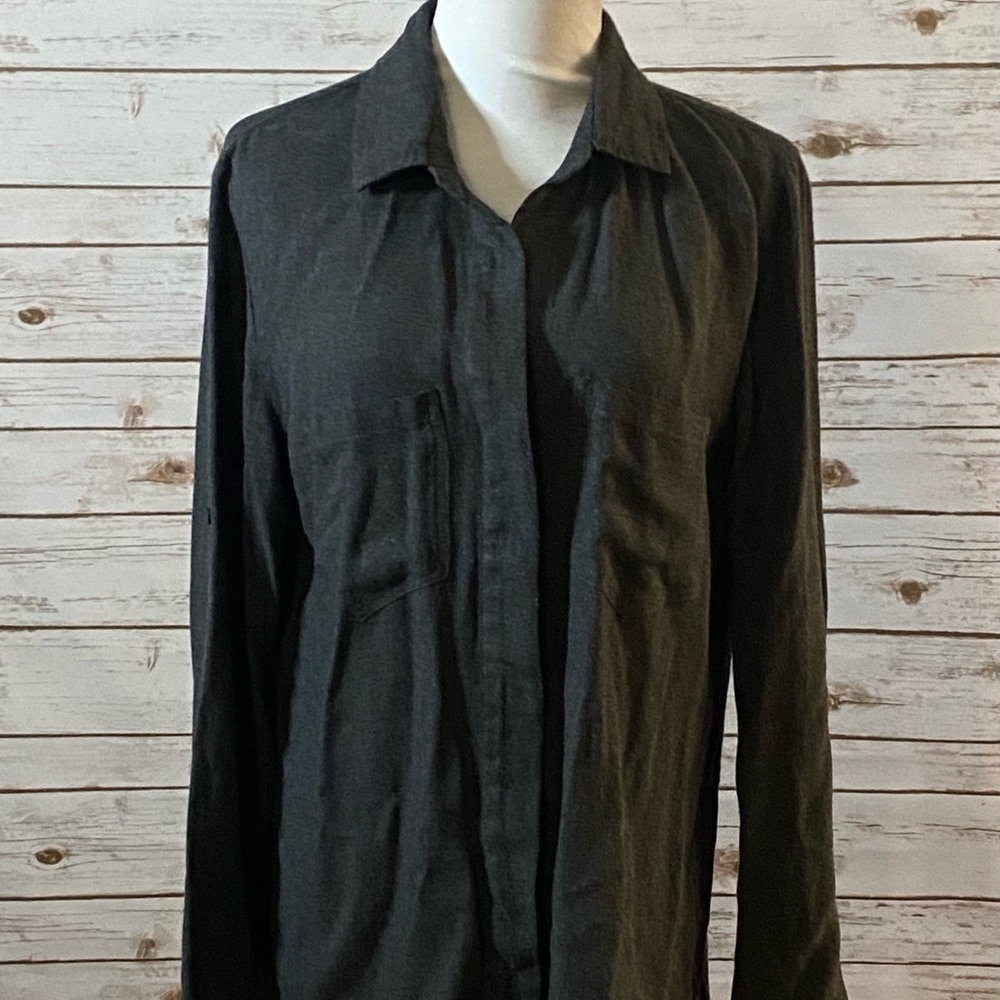 Anthropologie cloth & stone grey button-down shirt Size Small minimalist casual